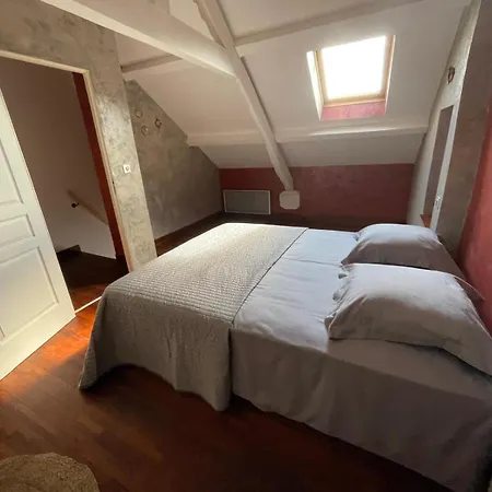 Camille A Sur Apartment *